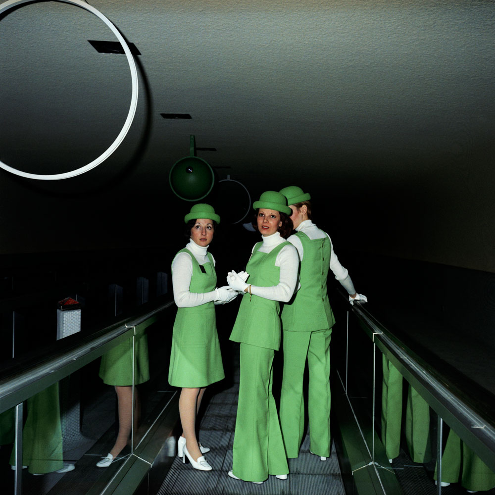edito_groupe_presse_40_ans_CDH_photo_hotesses_vertes_couleurs
